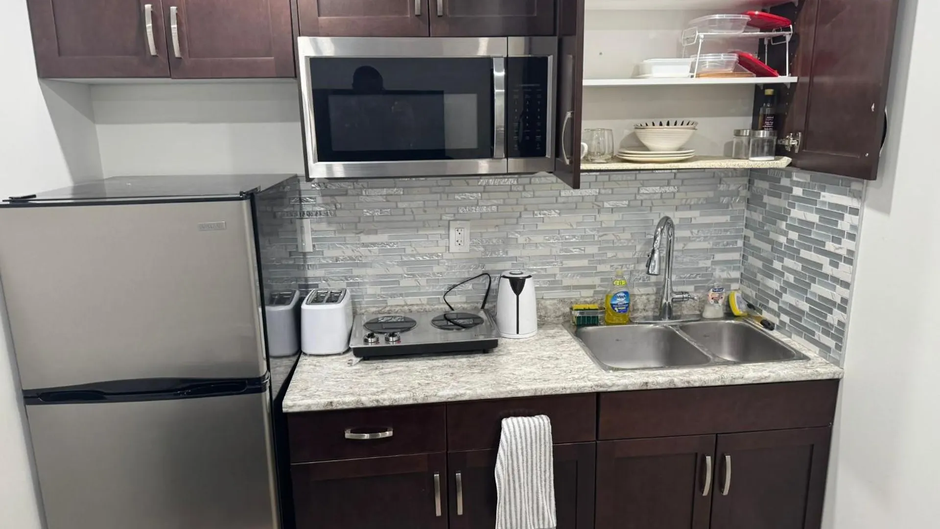 Luxury 2 Bedroom Basement Suite Winnipeg Canada